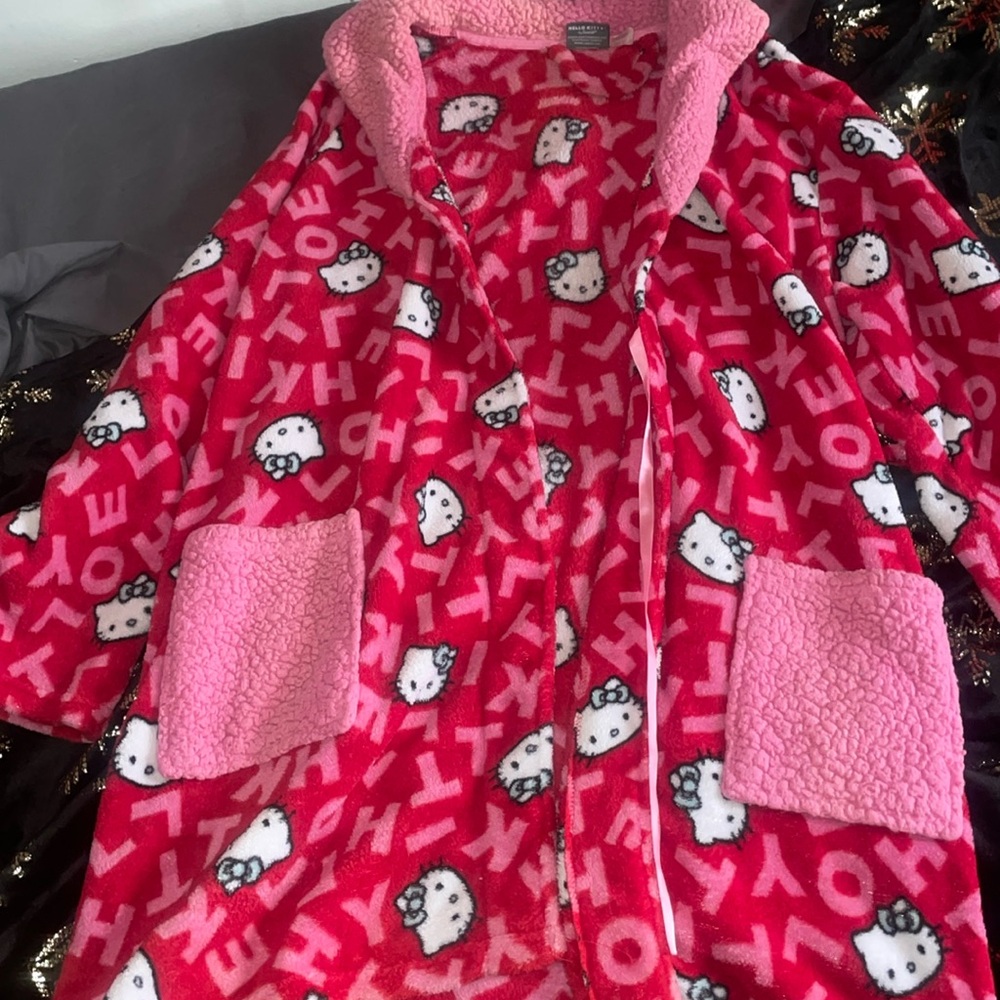 Hello Kitty bathrobe